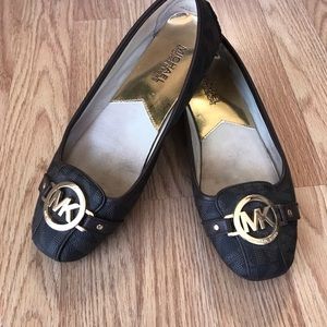Micheal Kors Brown flat shoes 7.5